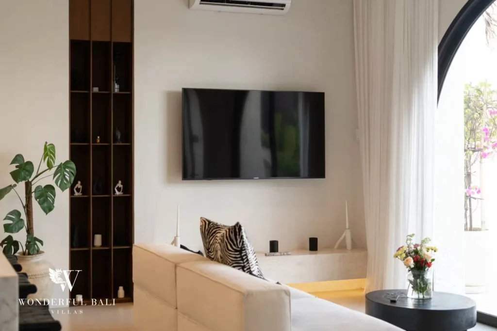 3BR ocean-view villa in Seseh — bedroom with smart tv