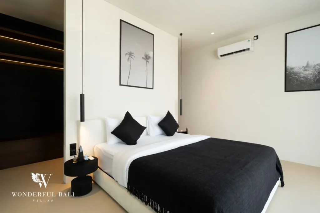 3BR ocean-view villa in Seseh — bedroom with black bed