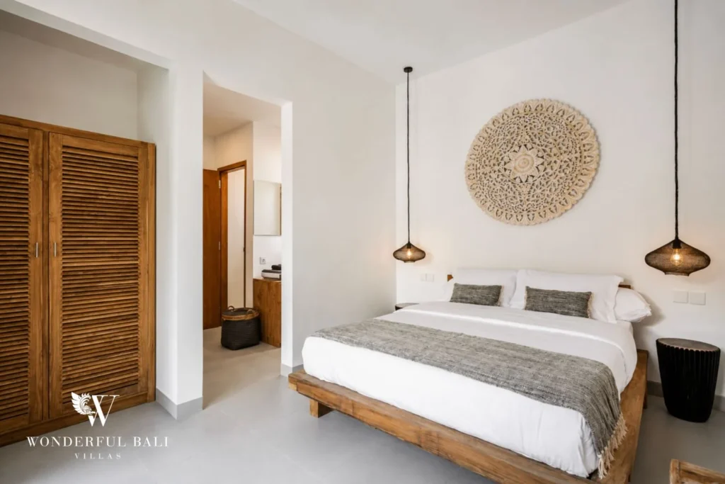 3BR tropical villa in Umalas — bedroom with carved headboard