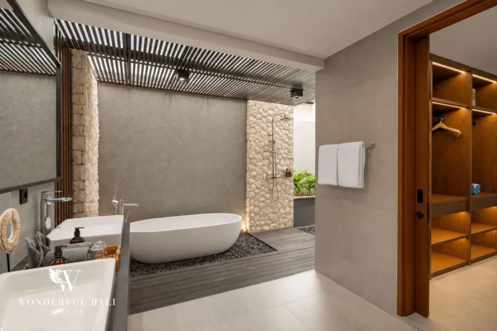 4BR resort villa in Jimbaran — en suite bathroom with barn door