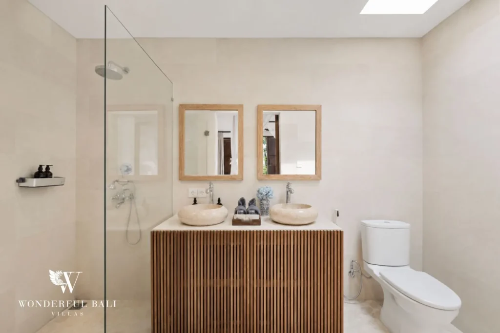 3BR tropical villa in Pererenan — en suite bathroom with twin vanity