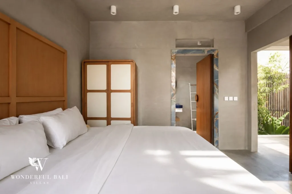 3BR modern villa in Pererenan — en suite bathroom with concrete finishes