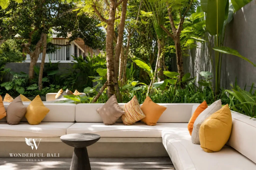 4BR resort villa in Jimbaran — resort lounge seating