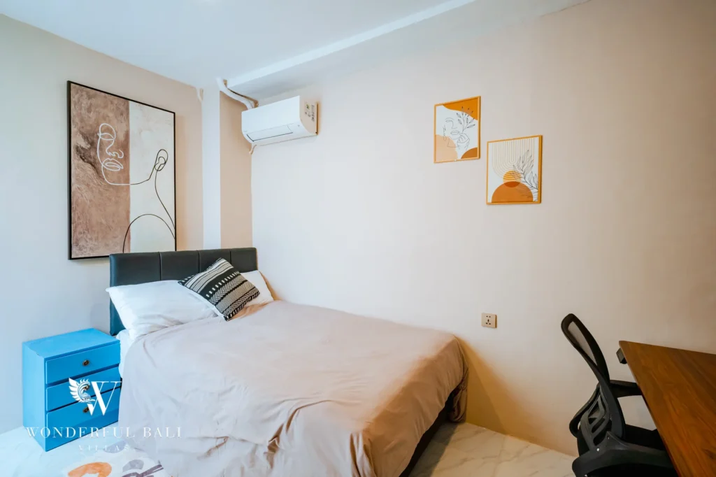 4BR villa for rent in Padonan, Canggu — bedroom 1 detail