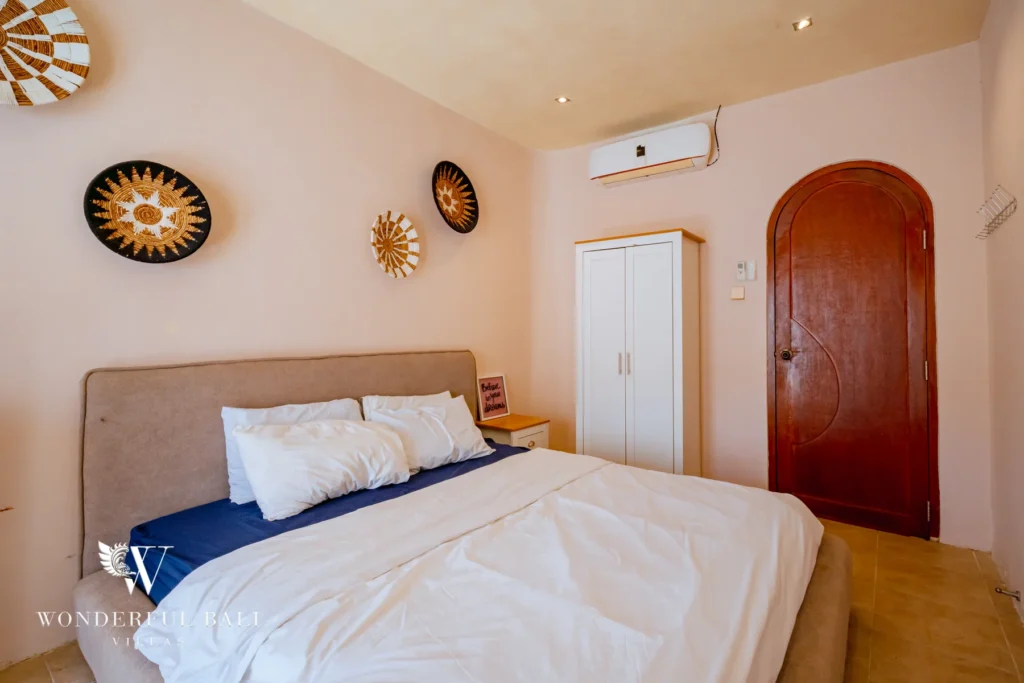 4BR villa for rent in Padonan, Canggu — bedroom 2 twin