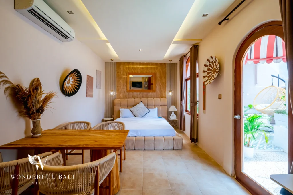 4BR villa for rent in Padonan, Canggu — bedroom 3 suite