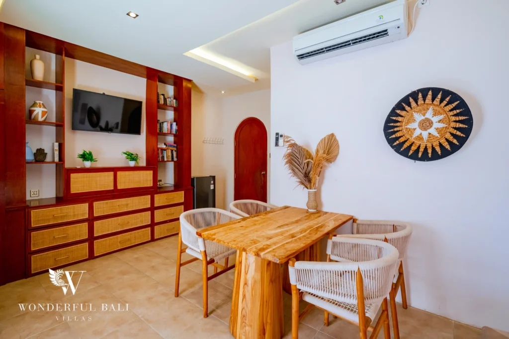 4BR villa for rent in Padonan, Canggu — bedroom 3 study