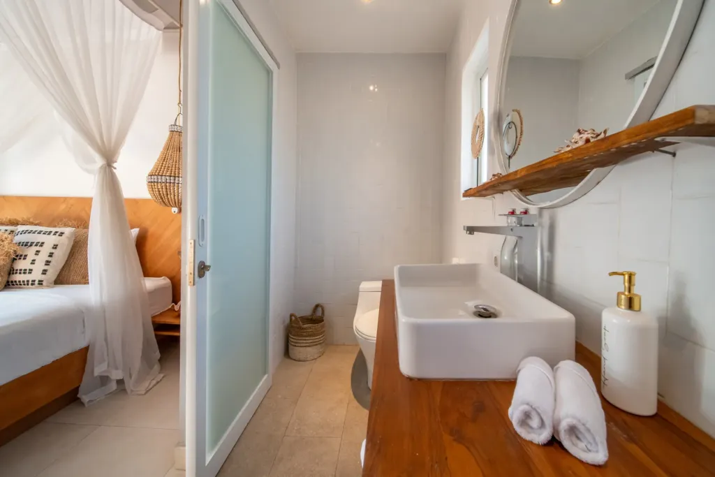 Villa Moana, Canggu — bathroom, villa Moana with stone basin on a timber counter