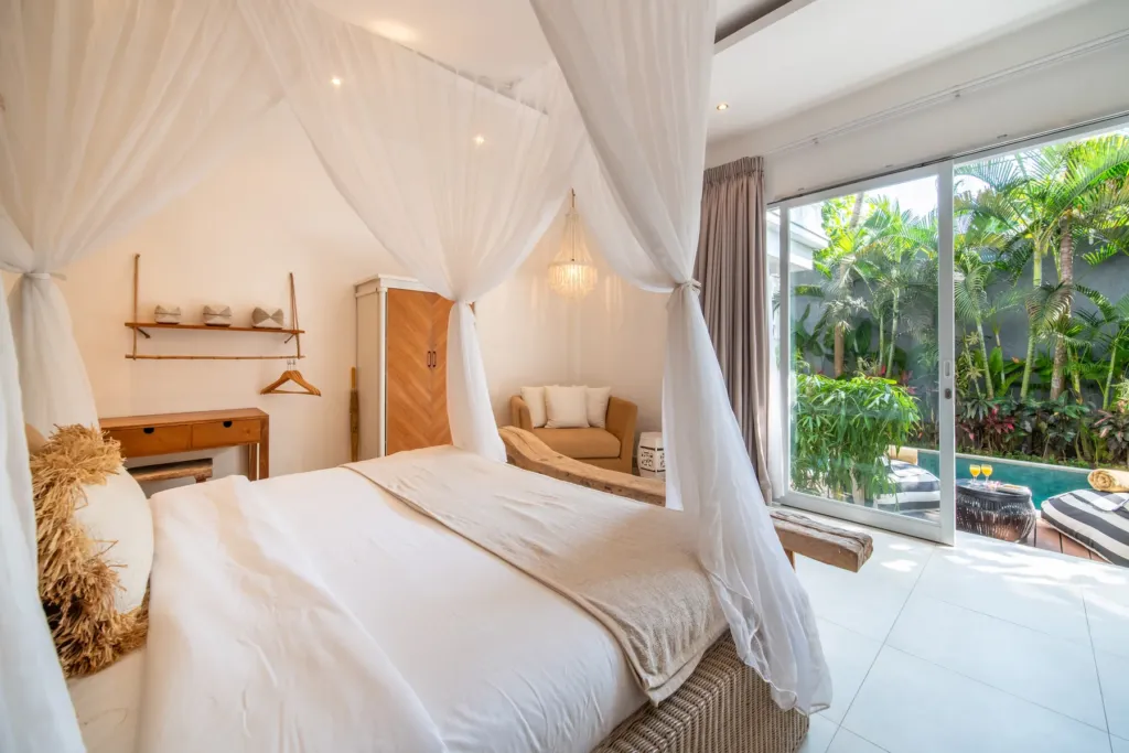 Villa Moana, Canggu — bedroom, villa Moana with sliding doors straight out to the pool deck