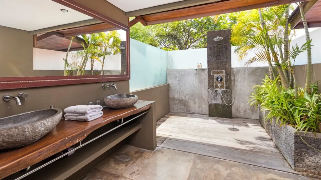 En-suite bathroom of the master bedroom at Villa Yoga, Seminyak