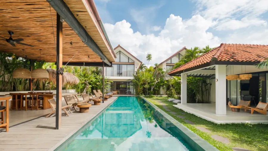 Lexington Palace Villa — 6BR Estate of Three Villas with a Long Pool and Bar Pavilion in Uluwatu