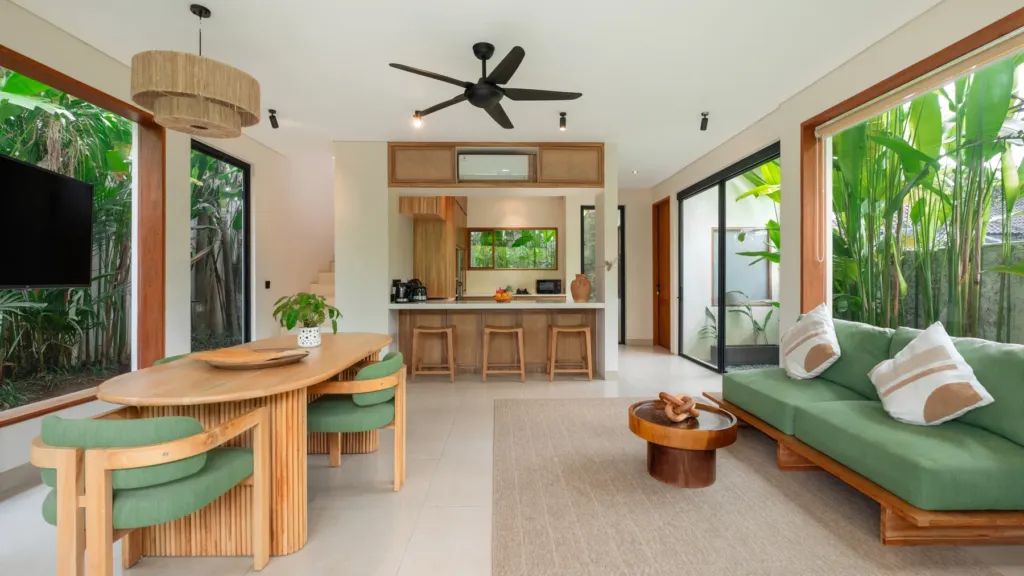 Lexington Palace Villa, Uluwatu — living room, dining room at Lexington Palace Villa
