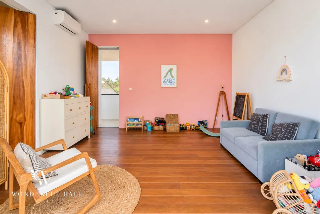 5BR villa for rent in Seseh, Bali — bedroom, children's room with twin beds and a painted safari frieze