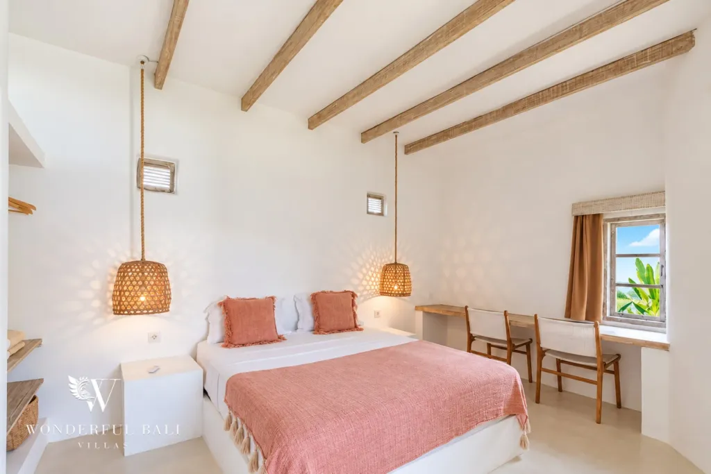 4BR villa for rent in Umalas, Bali — bedroom, built-in desk for two under the window