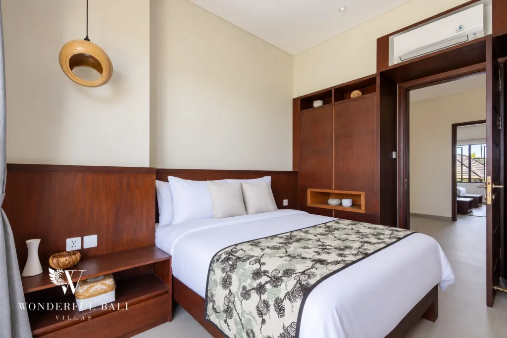 3BR villa for rent in Ungasan, Uluwatu — bedroom, queen bedroom with a timber headboard wall