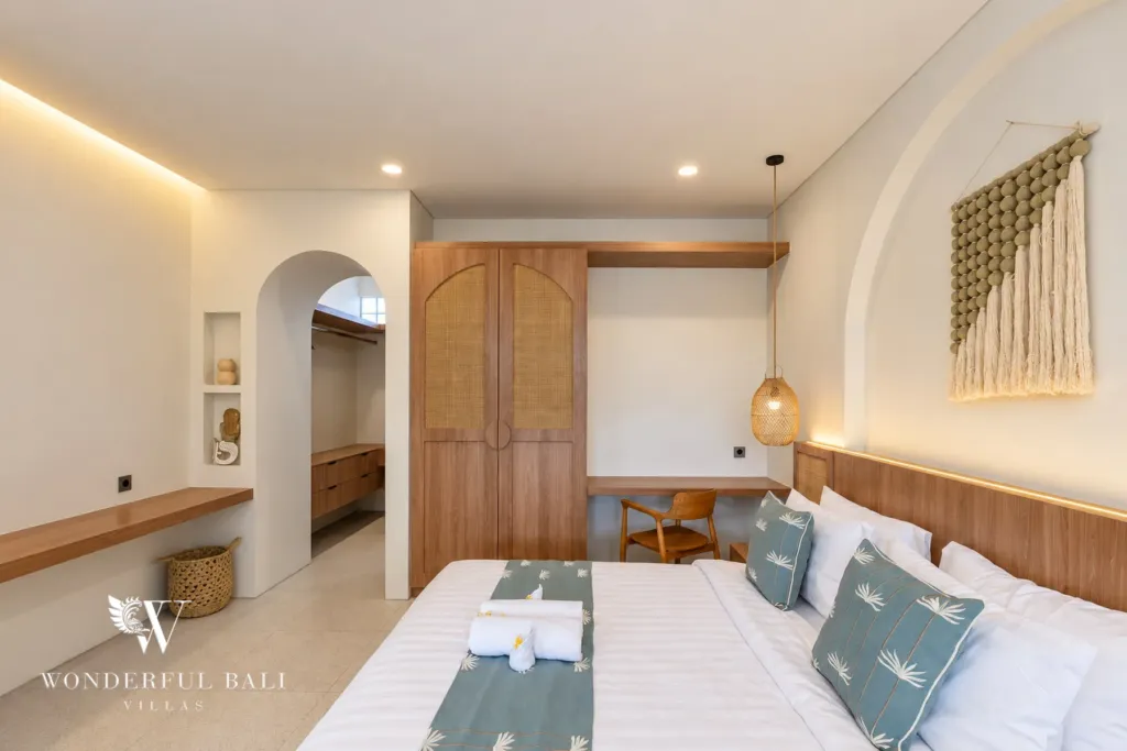 3BR villa for rent in Berawa, Canggu — bedroom, bedroom looking across to the arched alcove