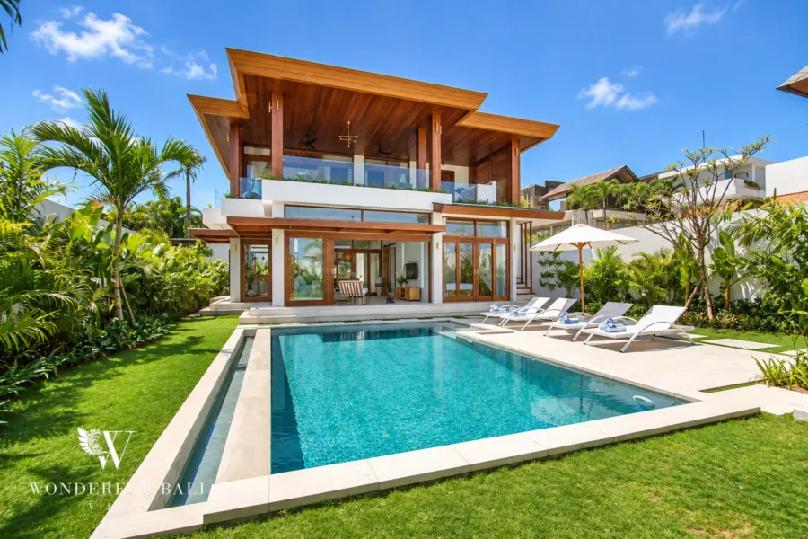 4BR villa for rent in Cemagi — pool, modern two-storey villa behind a large overflow pool