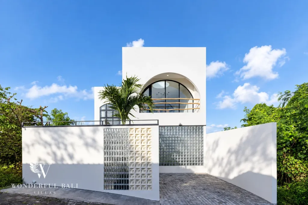 3BR villa for rent in Berawa, Canggu — exterior, the front of the villa and its glass-block wall
