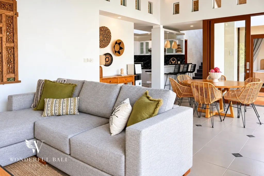 3BR villa Berawa, Canggu — living and dining area
