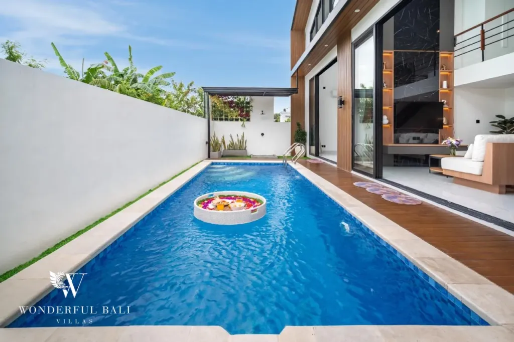 3BR villa for sale in Saba, Gianyar — long private pool beside the living area