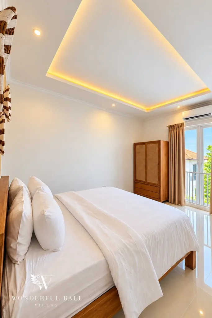 3BR villa for rent in Padonan — bedroom side view with wardrobe