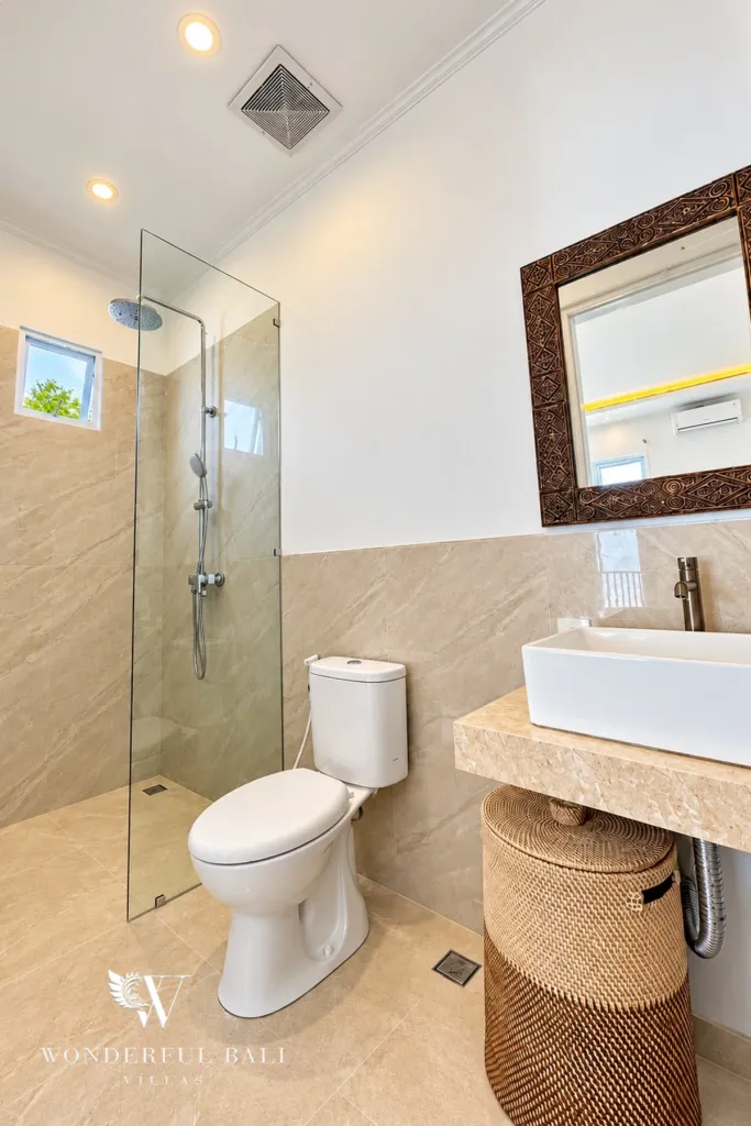 3BR villa for rent in Padonan — bathroom with glass walk-in shower