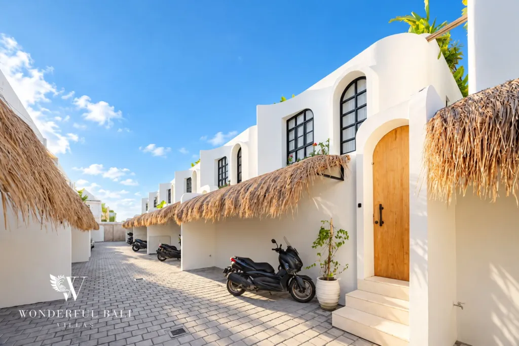 2BR villa for rent in Munggu — private lane with thatched carports
