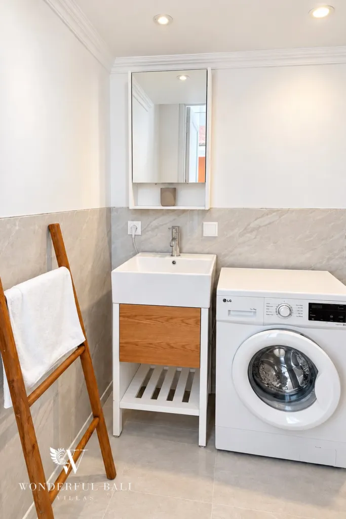 3BR villa for rent in Padonan — laundry with washing machine and sink
