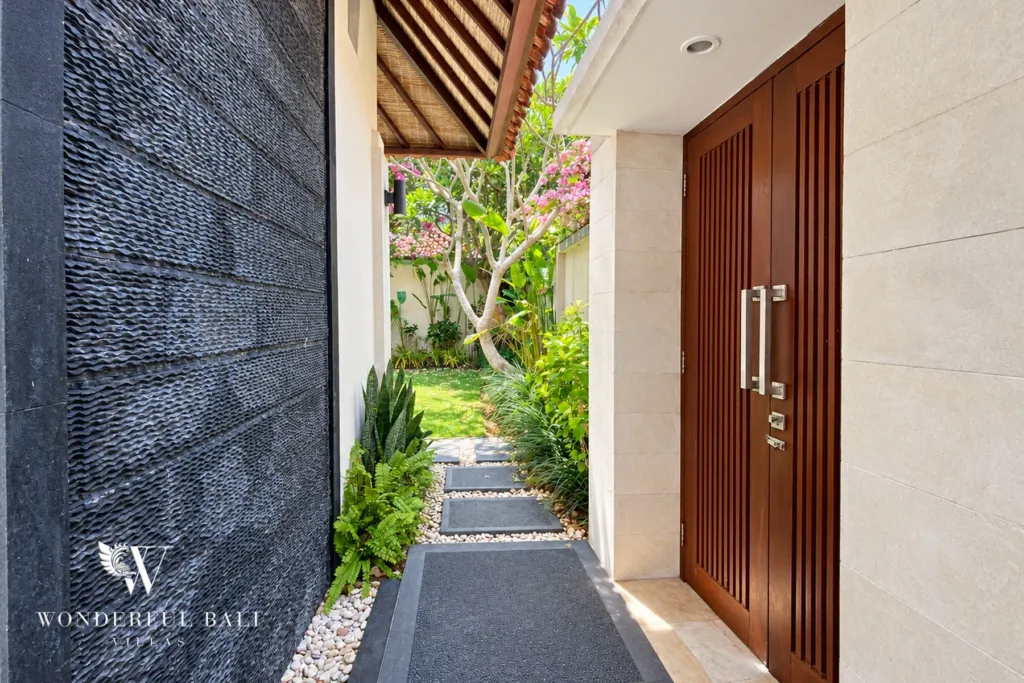 3BR villa Berawa, Canggu — entrance walkway