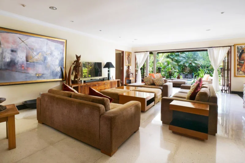 The spacious living room for nice evenings with family or friends.