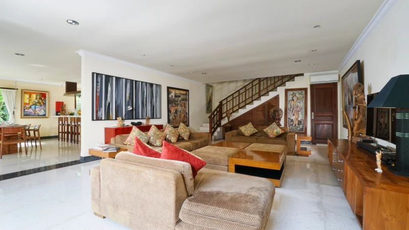 Comfortable seating area in the living room of Villa Bali Maja.